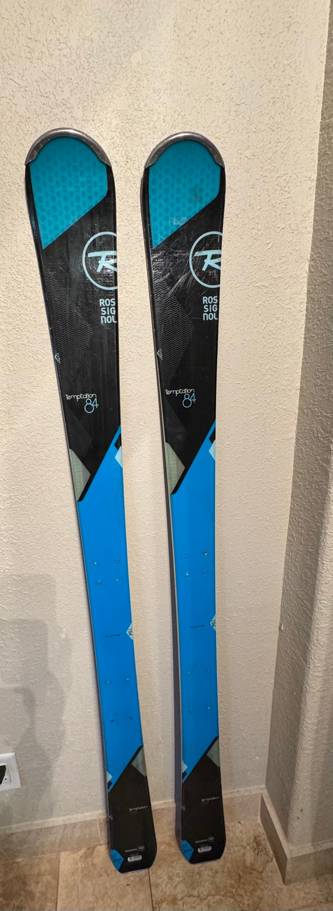 Used Rossignol 154 cm All Mountain Skis with Axium bindings unmounted
