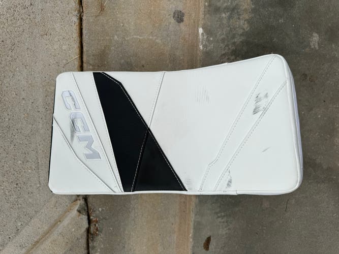 Combo CCM Axis2.9 Glove and Blocker Pair