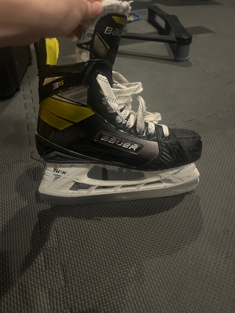 Used Bauer Size 5 Supreme 3S Hockey Skates