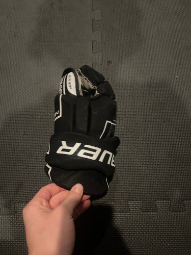 Used Bauer 11" NSX Gloves