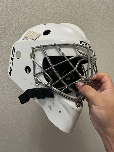 Used CCM 9000 Goalie Mask White Cat Eye