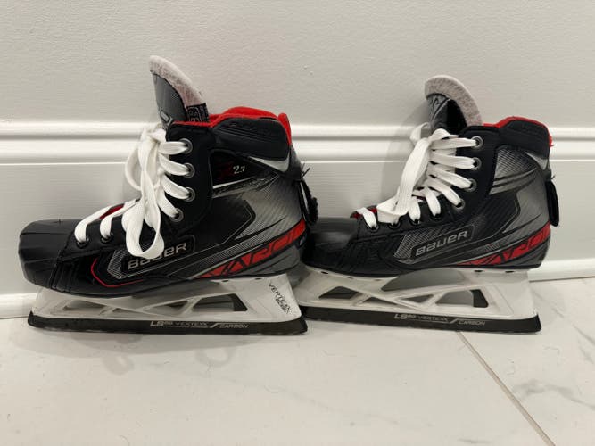 Junior Used Bauer Vapor X2.7 Hockey Goalie Skates Regular Width Size 3.5