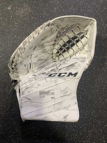 Used Ccm E3.9 Sr Goalie Catcher Full Right Goalie Catchers