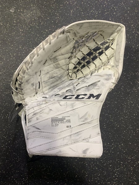 Used Ccm E3.9 Sr Goalie Catcher Full Right Goalie Catchers