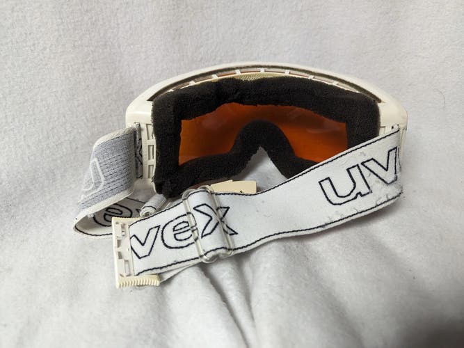 Uvex Ski/Snowboard Goggles Size Adult Color White Condition Used