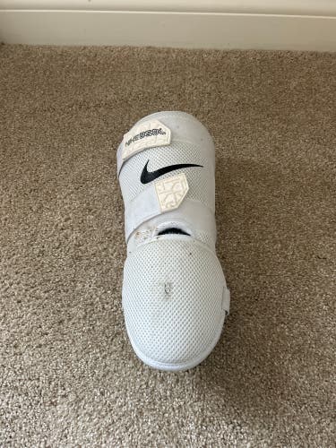 Nike BSBL Leg Guard
