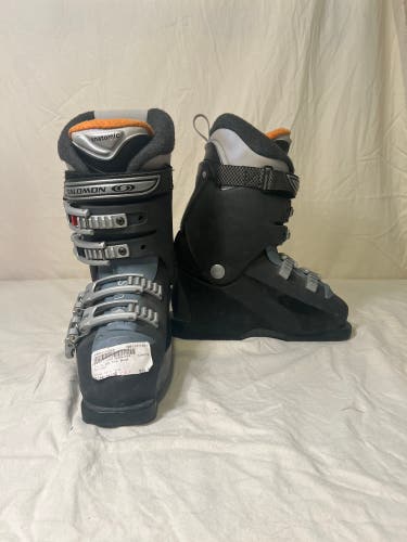Used  Solomon Performa 7.0 Ski Boots