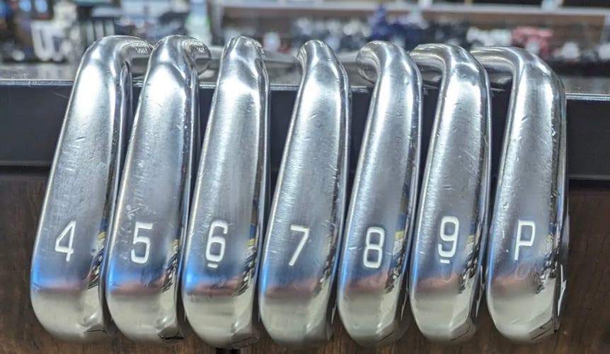 Men's Right Handed Extra Stiff Flex Steel Shaft JPX 923 Forged Iron Set