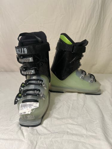 Used  Yetti Ski Boots