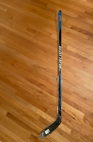 Senior Brand New Right Handed Bauer Hockey Stick P28 Flex 77