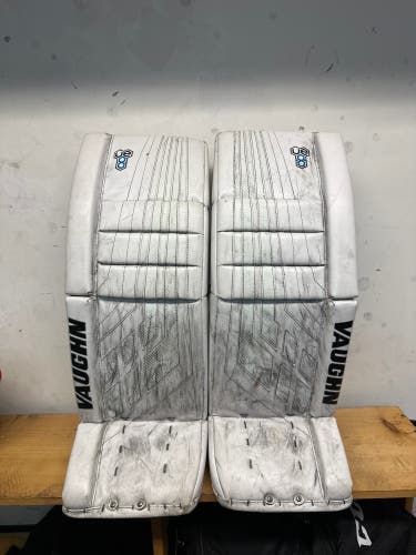 32+2 Vaughn Velocity VE8 Goalie Leg Pads