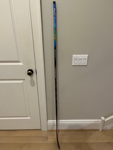 Intermediate Right Handed P92 Nexus Sync Hockey Stick
