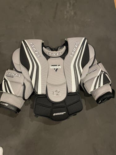 Vaughn  Ventus SLR Pro Carbon Medium Goalie Chest Protector