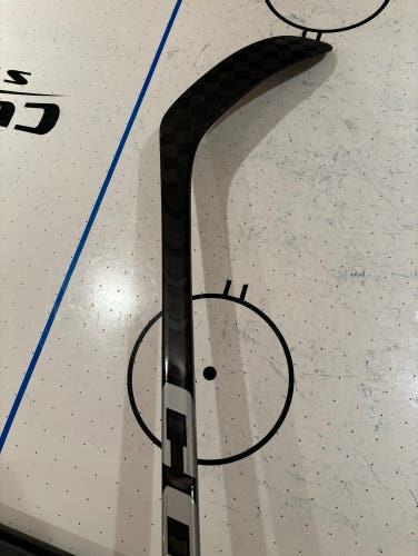 Senior Left Hand P28  JetSpeed FT5 Hockey Stick