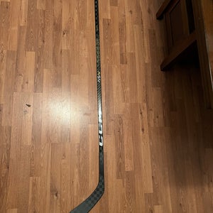 Senior Right Handed Tacks AS-V Hockey Stick