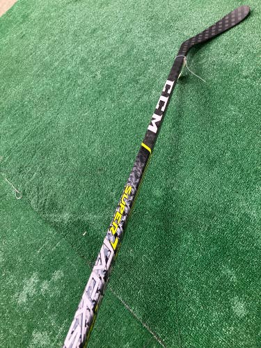 Used CCM Super Tacks Team Right Hockey Stick P28