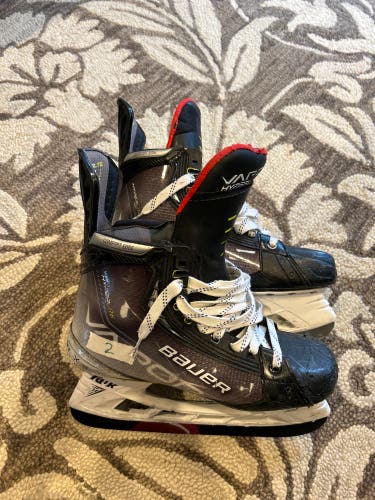 Bauer Vapor Hyperlite Pro Stock Hockey Skates - Size 8.0 w/1 Extra Set Of Steel
