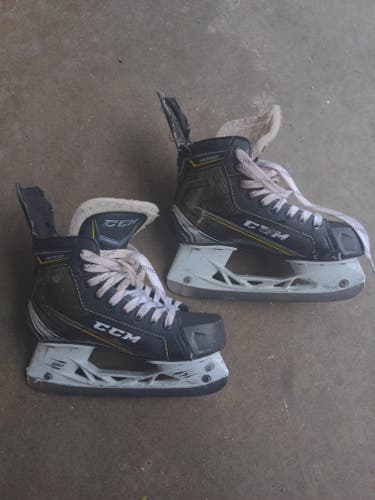 Used CCM Hockey Skates Regular Width Size 4.5