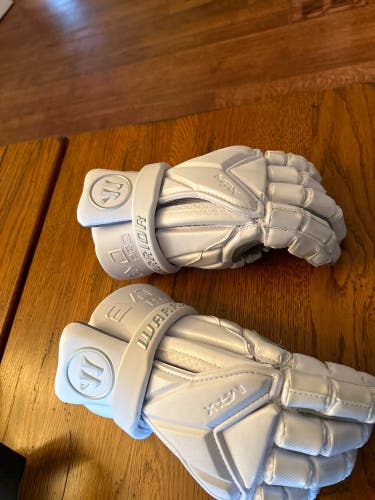 New Player's Warrior 13" Evo Lacrosse Gloves