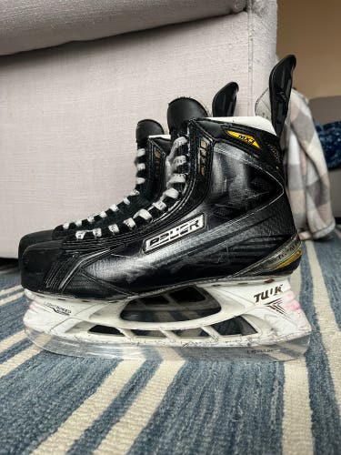 Senior Bauer Regular Width Pro Stock 9.5 Supreme MX3 TotalOne Hockey Skates
