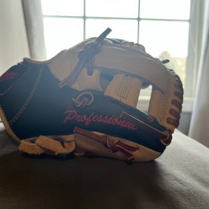 Brand New 9.5 inch AllStar “The Pick” Training Glove