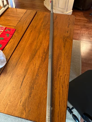 Maverik Caliber lacrosse Defensive shaft