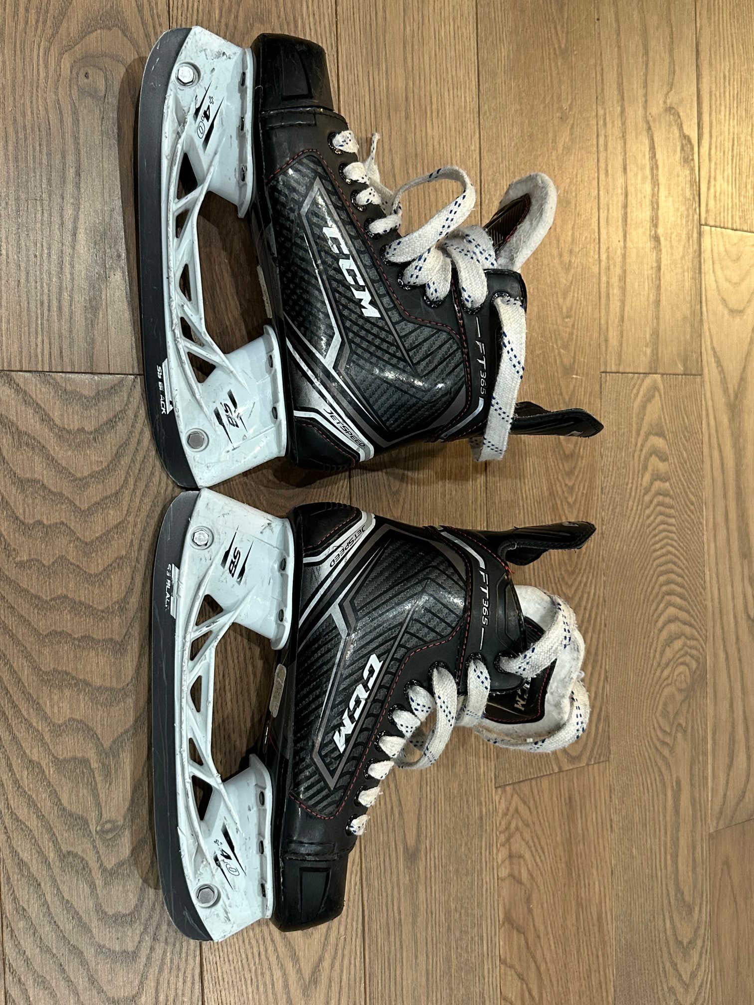 CCM JetSpeed FT365 Hockey Skates Size 2.5
