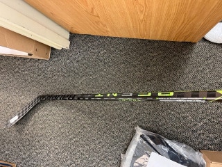 New Intermediate Bauer Left Hand Ag5nt Hockey Stick P92