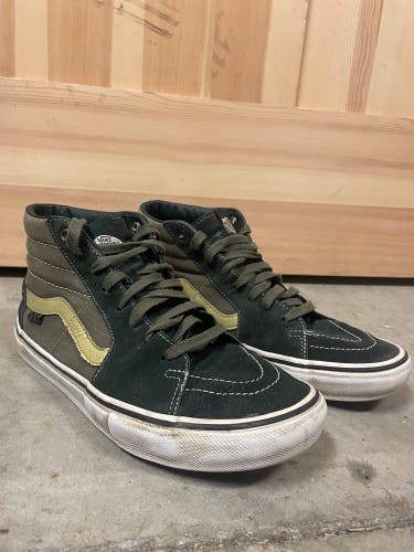 Used Size 9.5 (Women's 10.5) Vans Shoes