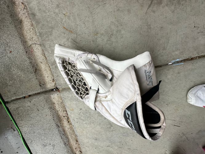 Use CCM Glove And Blocker Set