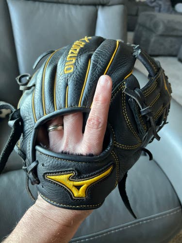 2023 Right Hand Throw 11.75" Prospect Select Baseball Glove