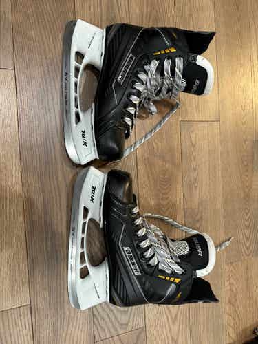 Junior Used Bauer Supreme 150 Hockey Skates Regular Width Size 4
