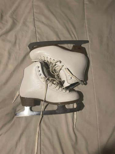 Riedell Size 3 Girls Figure Skates