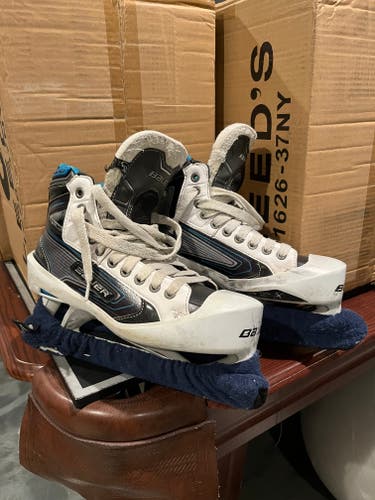 Bauer Reactor 9000 Hockey Goalie Skates Regular Width Size 8.5