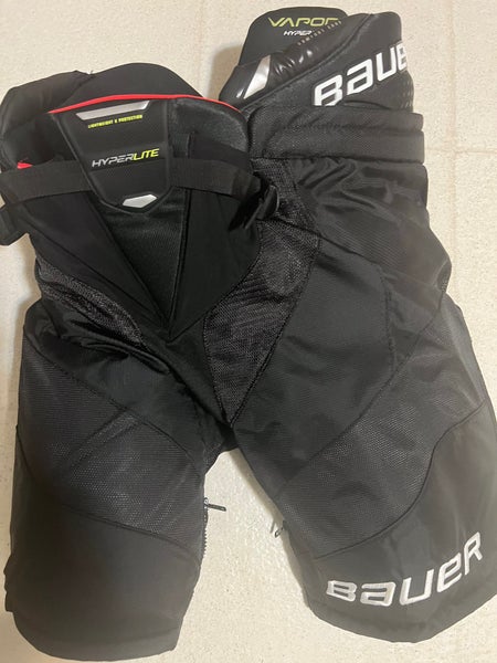 Senior Medium Bauer Vapor Hyperlite Hockey Pants