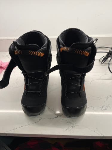 Deeluxe Size 6 Snowboard Boots