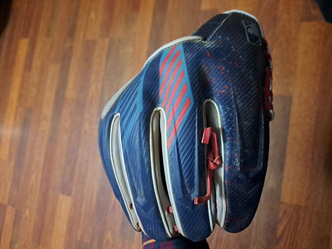 Used 2022 Rawlings Right Hand Throw Infield REV1X Baseball Glove 11.5"