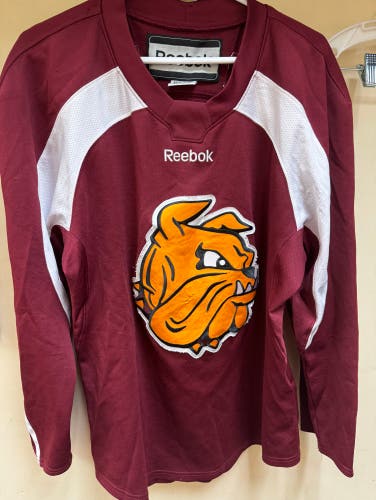 University Of Minnesota Duluth Reebok Practice Jersey Size Medium NCAA Returns