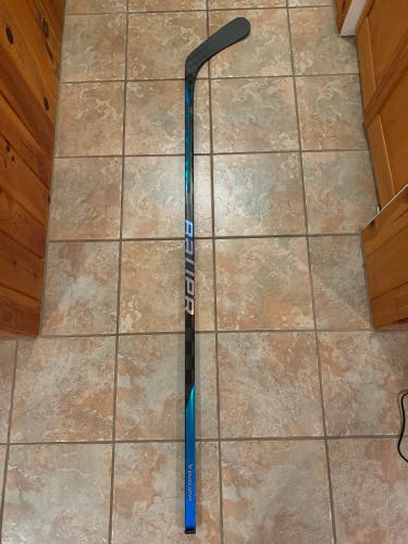 New Right Handed P92 Nexus Sync Hockey Stick 87 Flex