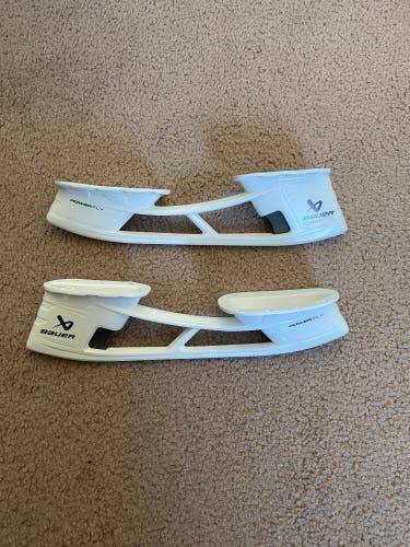 Brand New Bauer PowerFly Holder Pair Size 8
