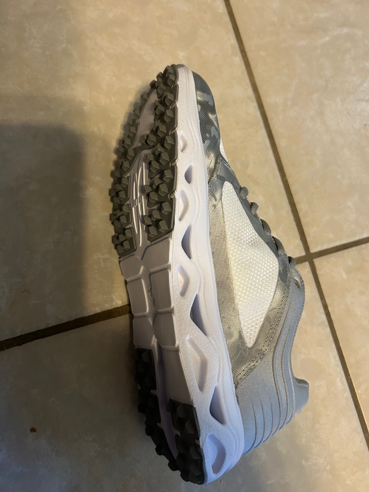 Silver New Size 7.5 (Women's 8.5) Boombah Shoes