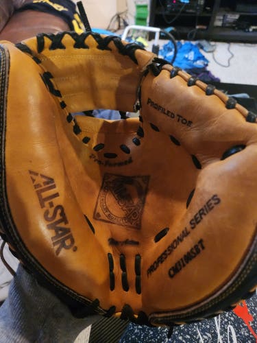Used Right Hand Throw All Star Catcher's CM3100SBT Baseball Glove 33.5"