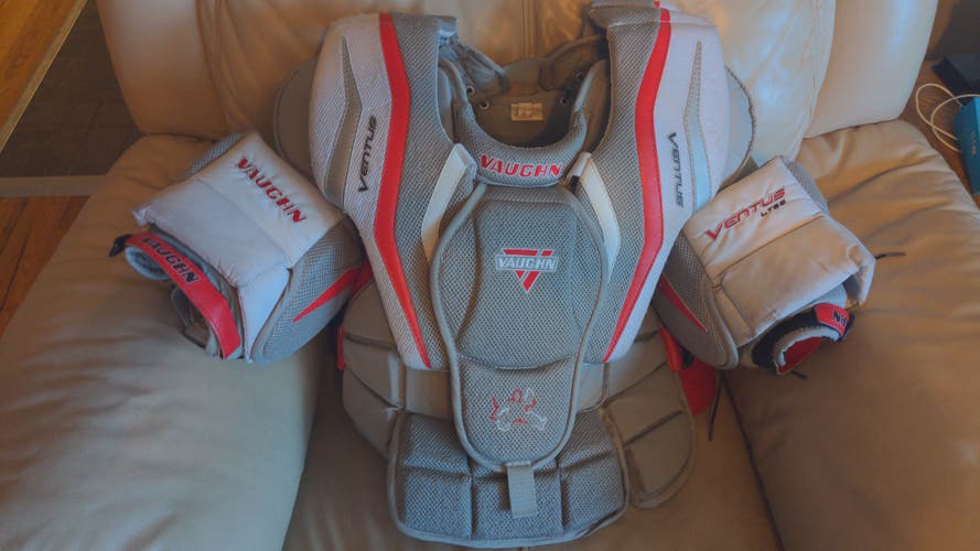 Used Medium Vaughn Ventus LT68 Goalie Chest Protector