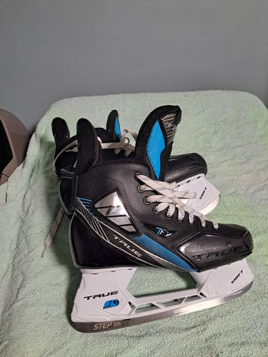 Senior Used True TF7 Hockey Skates Regular Width 7