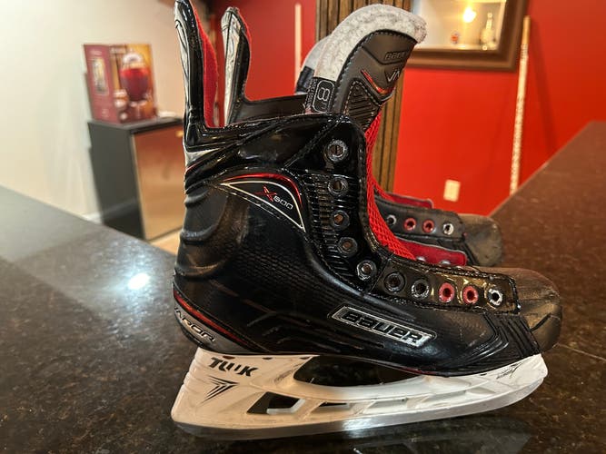 Used Senior Bauer Vapor X600 Hockey Skates Regular Width 8