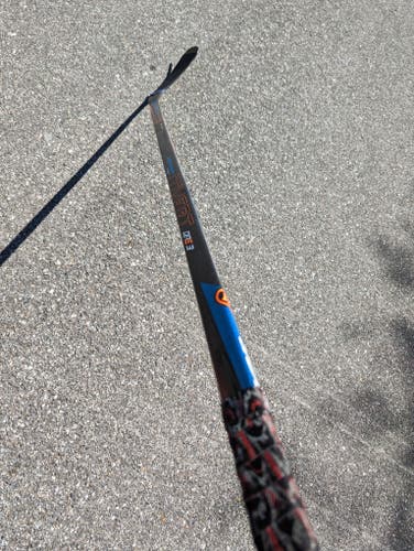 Warrior Covert Edge QRE3 stick (RH) -- USED