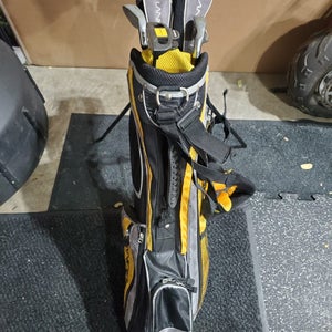 Lancer Intech Jr clubs! Driver, hybrid driver, 7, 9 irons and putter with bag and stand.