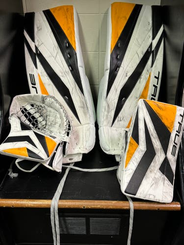 33" Regular  L20.2 Goalie Full Set