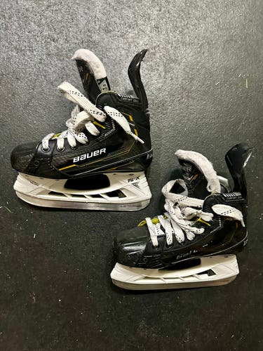 Used Bauer Regular Width Size 1.5 Supreme M5 Pro Hockey Skates