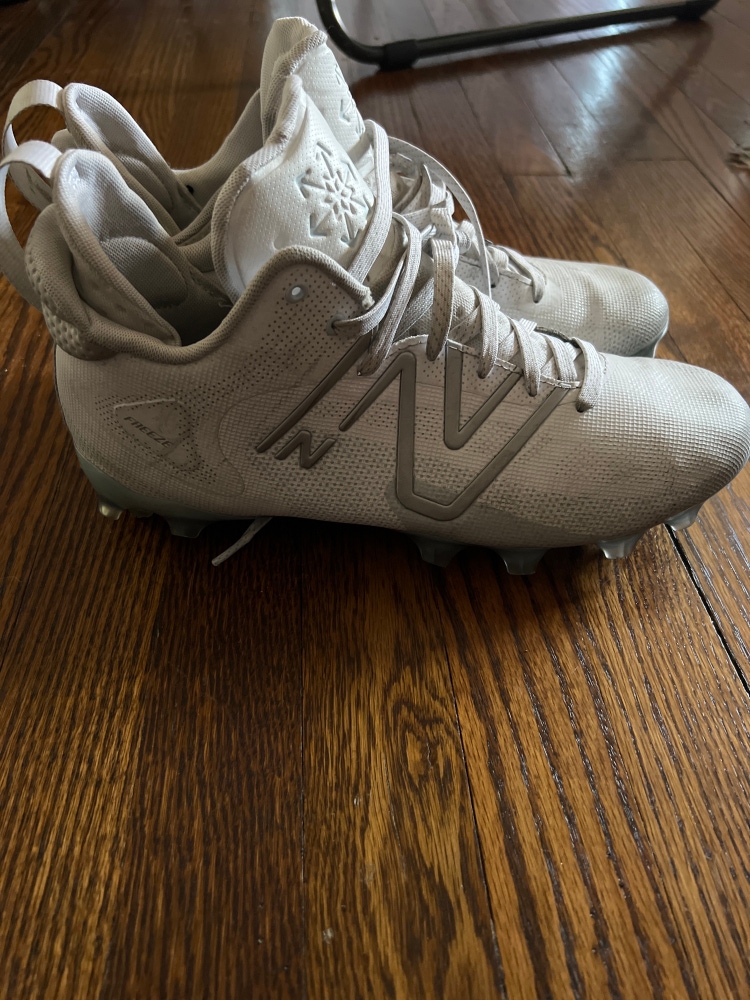 White Men's Turf Cleats Mid Top Freeze